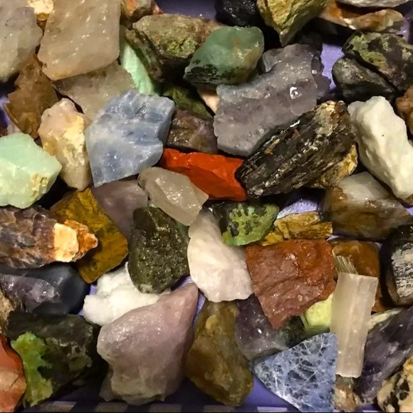 5 Pound Raw Crystal Lot / Mixed Stone Lot - Picture 3 of 4